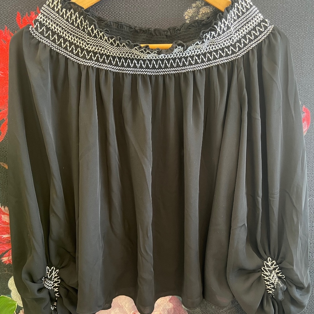 Laundry by Shelli Segal Black Long Sleeve Off the Shoulder Top Size M